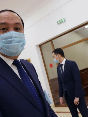 Как акимы и министры заходили на заседание Правительства с Главой государства 