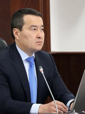 Как министры и вице-премьеры собираются перед заседанием Правительства РК 