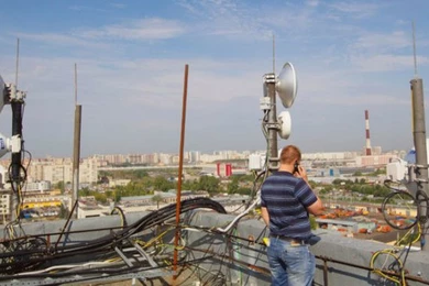 Багдат Мусин высказался о спорах из-за антенн сотовых операторов на крышах 