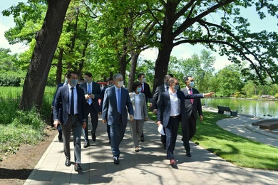 Президент Казахстана призвал жителей Алматы беречь Ботанический сад 