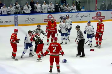 Диц подрался, но победила дружба: Барыс сыграл вничью со сборной Беларуси 