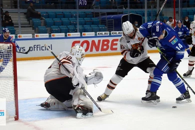 Барыс идеально начал первый период, отгрузив Амуру две шайбы 