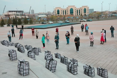 Мечеть «Хазрет Султан» раздала продукты питания 225 семьям 