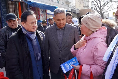 Лидеры «Ак жол» посетили ведущее предприятие Конаева и встретились с горожанами 