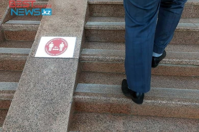 Карантин: как госслужащие заходят в Дом министерств 