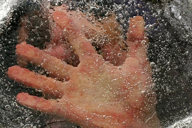 Трое школьников утонули, провалившись под лед в Алматы 