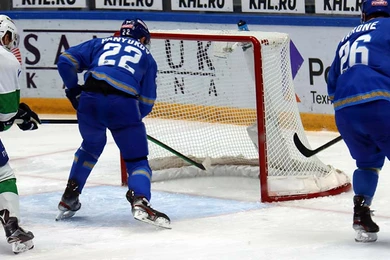 "Барыс" и "СЮ" устроили "качели" во втором периоде 