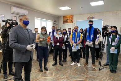 Азат Перуашев встретился с ровесниками партии "Ак жол" 