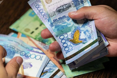 В Казахстане директорам школ разрешили увеличить зарплату вдвое 