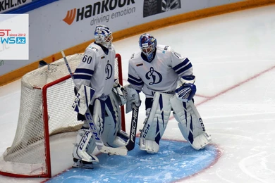 Барыс заставил московское Динамо сменить вратаря в первом периоде 