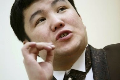 Партийный юморист: Турсунбек Кабатов вступил в "Nur Otan" 