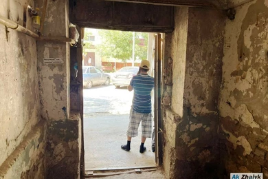 «Простая семья»: что рассказали соседи о погибшей семейной паре в Атырау 