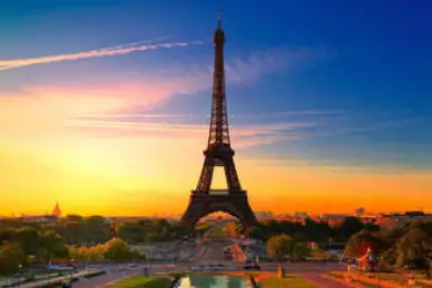 Эйфелева башня – Париж 