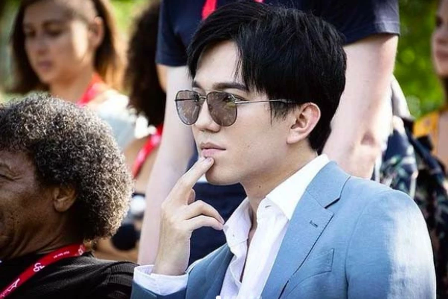 Димаш передал привет поклонницам из Ашхабада 