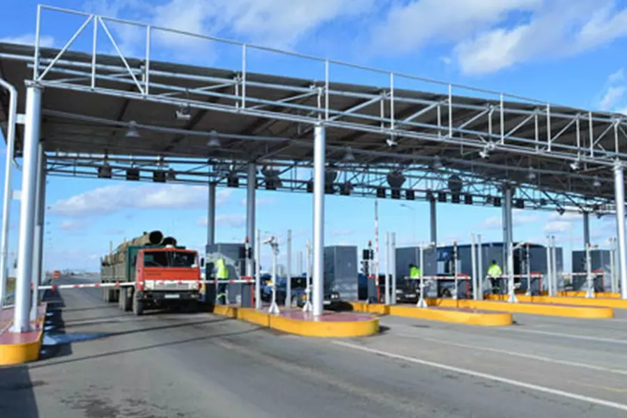 На платных дорогах Казахстана выявили автомобили с одинаковыми госномерами 