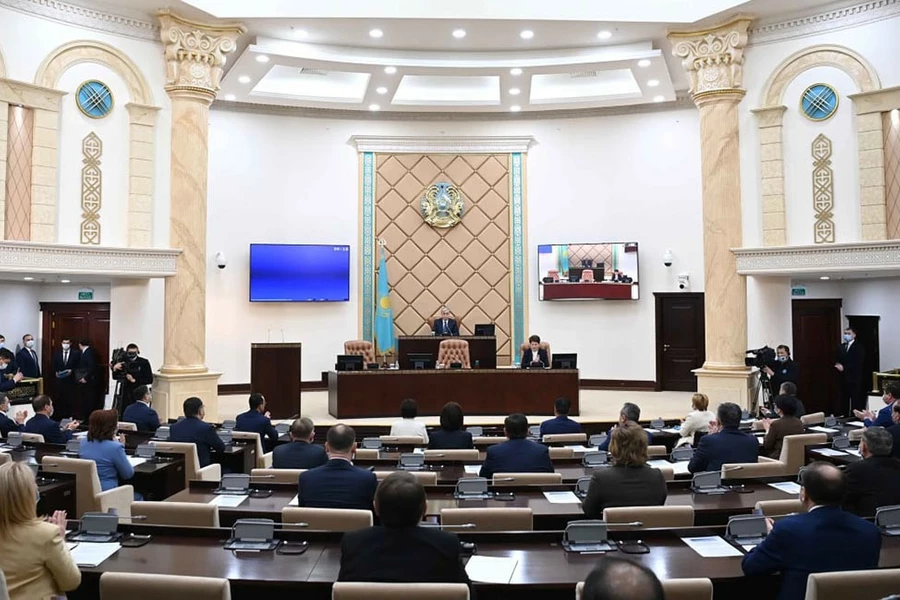 Президент Казахстана прибыл в Сенат и начал выступление перед сенаторами 