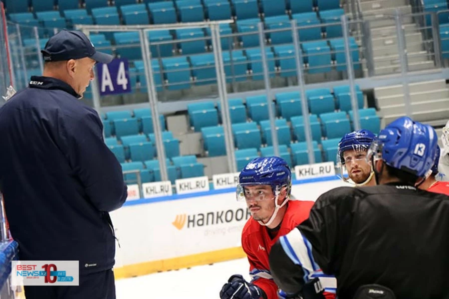 Барыс сообщил об отсутствии нападающего перед матчем с Нефтехимиком 