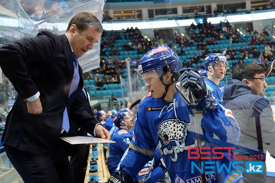 "Барыс" взял Муратова на выездные матчи в чемпионате КХЛ 