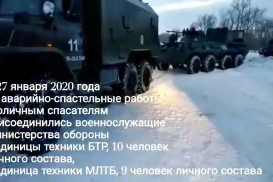 В Нур-Султане используют бронетранспортёры для помощи водителям 