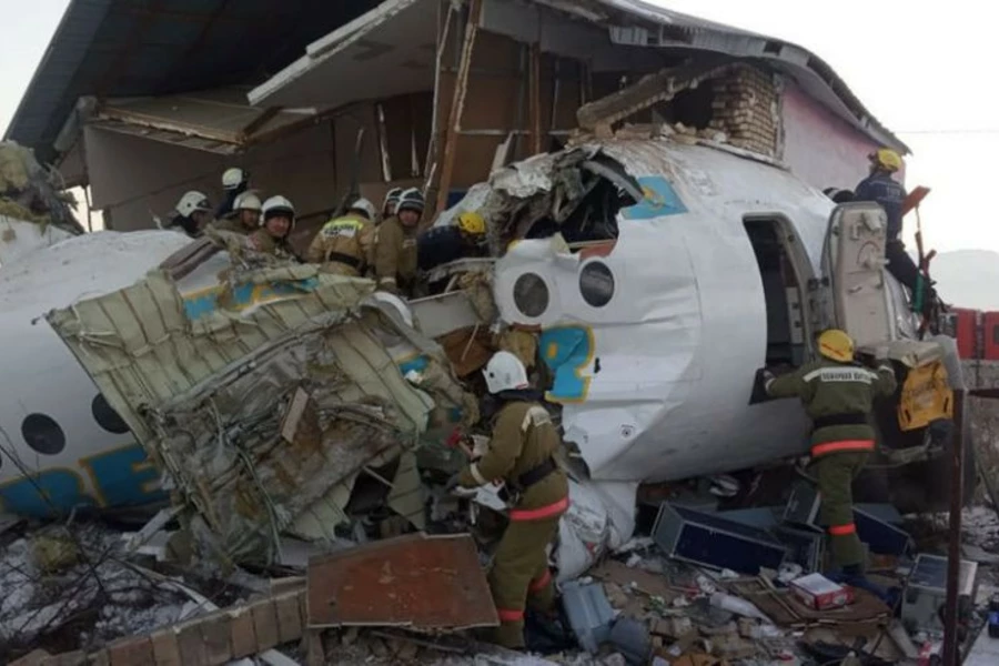 Какие версии крушения самолета Bek Air исключила правкомиссия  